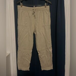 Old Navy Women's Cropped Pants in Tan